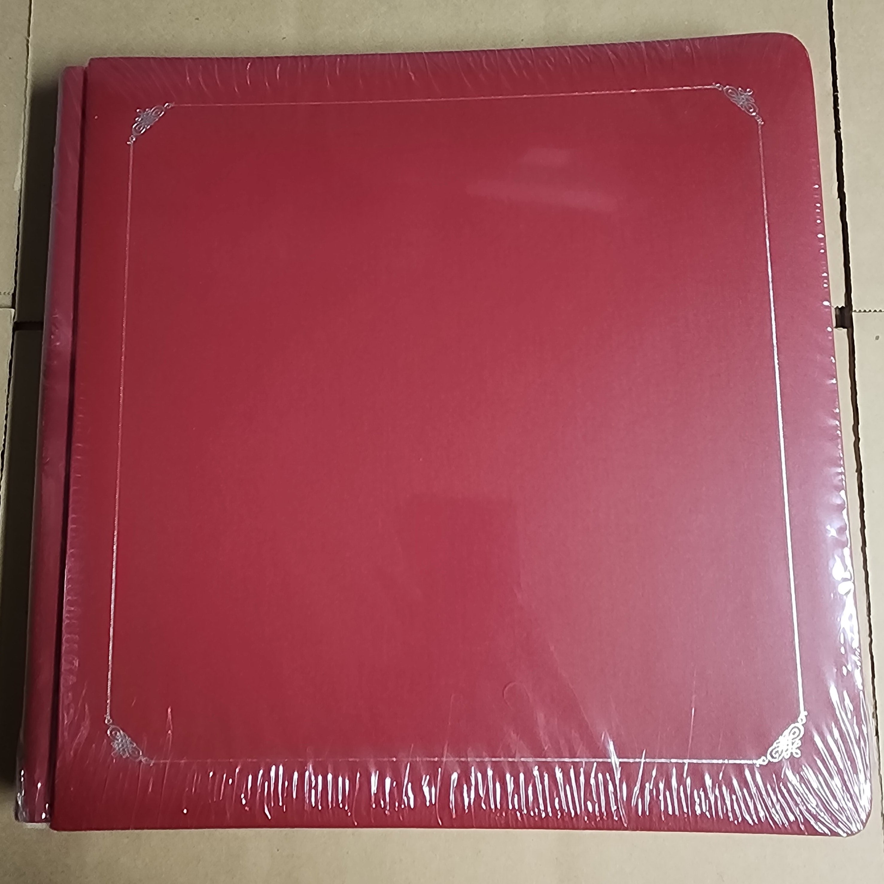 Creative Memories Cranberry Red Scrapbook Old Style 12x12 Strap Hinge Album