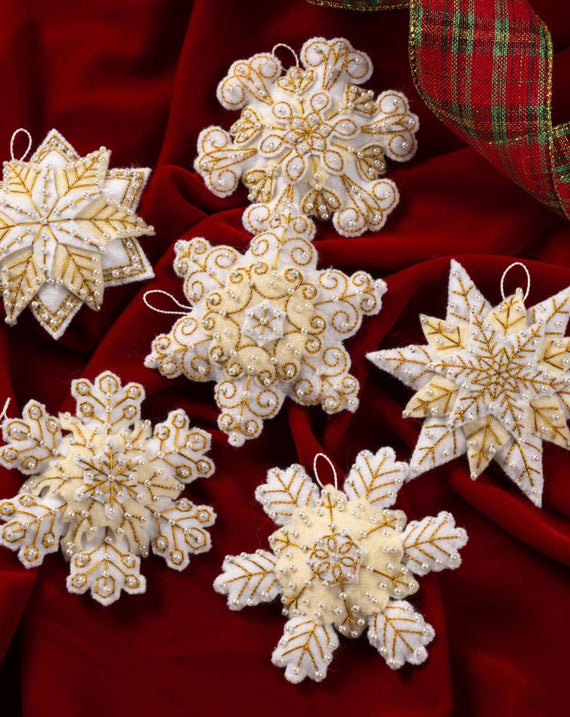 DIY Bucilla Pearl Snowflakes Christmas Felt Ornament Kit 89682E