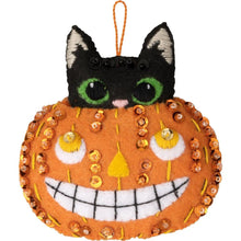 Load image into Gallery viewer, DIY Bucilla Purrfectly Spooky Halloween Cats Felt Ornament Kit 89649E