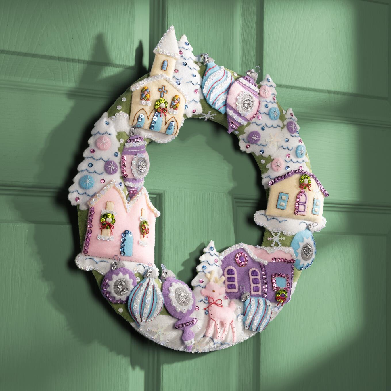 DIY Bucilla Putz Village Pastel Houses Christmas Felt Wreath Kit 89801