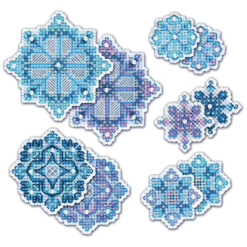 DIY Riolis Snowflakes Christmas Cross Stitch Plastic Canvas Ornaments Kit 1889AC