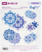 Load image into Gallery viewer, DIY Riolis Snowflakes Christmas Cross Stitch Plastic Canvas Ornaments Kit 1889AC