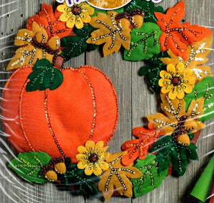 DIY Bucilla Fall Thanksgiving Halloween Decoration Wreath Felt Craft Kit 86831