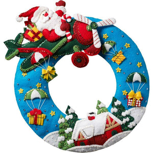 DIY Bucilla Airplane Santa Gifts Flying Christmas Wreath Felt Craft Kit 86838